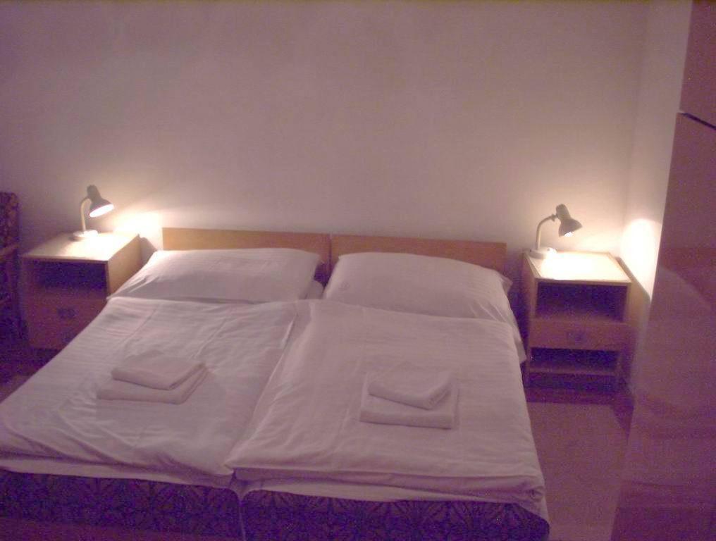 기오르 Corvin Panzio B&B 외부 사진