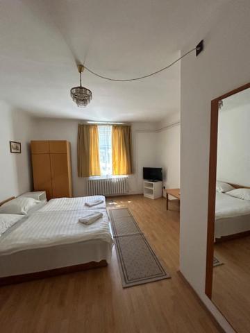 기오르 Corvin Panzio B&B 외부 사진