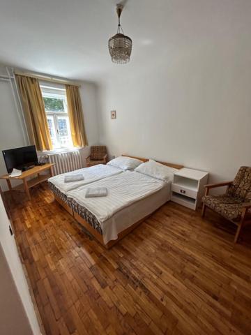 기오르 Corvin Panzio B&B 외부 사진